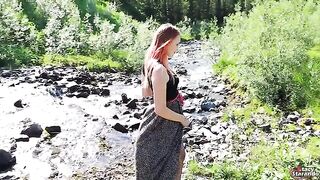 A cheerful girl tried to seduce the guy for sex outdoors