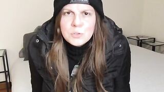 A neighbor from Wisconsin begs for anal creampie in a steamy POV scene