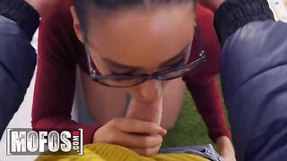 Andreina DeLuxe lets student Jordi fuck her for cash in steamy scene