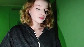 My parents are at home, let's have sex in the entrance!