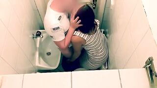 Tinder date ends up with a quickie in the restaurant toilet