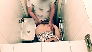 Tinder date ends up with a quickie in the restaurant toilet
