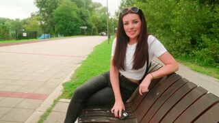 A hot risk-free sex in the park with a stunning brunette babe