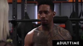 Muscle hunk drilled Ebony beauty Zaawaadi in hardcore action
