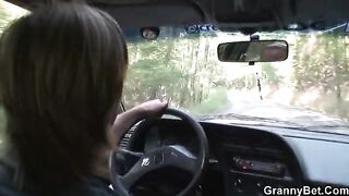 Older lady got banged after blowing a dude in the car