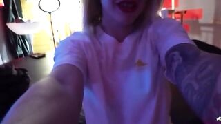 Wet Kelly's solo masturbation behind the scene action