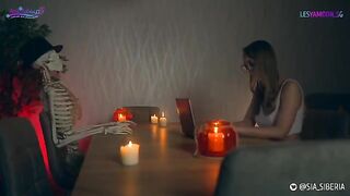 Strap-on sex with lesbians in a Halloween parody
