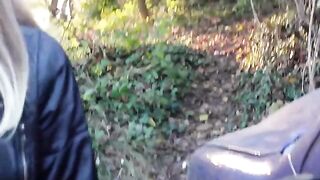 Blogger pretends to be injured, a motorcyclist stops and she sucks his dick