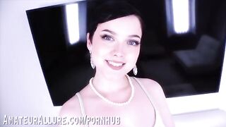 Jade Valentine and Bella Luna’s ball sucking blowjob action