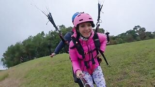 Sexx Sexxx squirts while paragliding 2200 m above the sea in a daring act