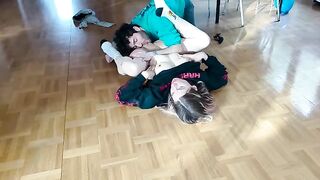 Guy fucked his girlfriend on the floor, she squirted and more