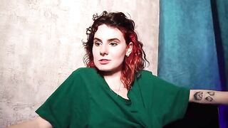 A girl agreed to have sex for money with a stranger she met online