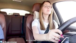 The stepson screwed his sexy stepmom in the car