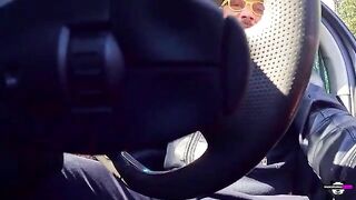 Amateur cock sucking with Italian dialogue that doesn't make sense, not even in Italian