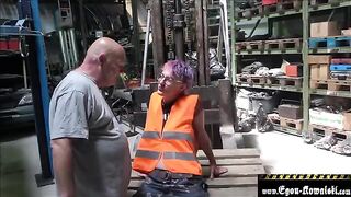Klimaaktivisten gefickt von Egon Kowalski - Deutsch Comedy Porn
