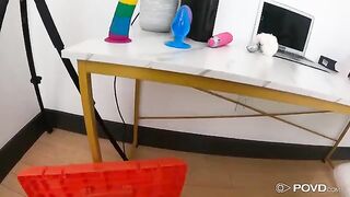 Camgirl Keira Heart gets her pussy full of sticky cream