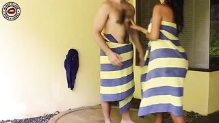 The guy fucked his girlfriend in the bathtub with amazing intensity