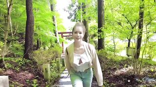 A couple has crazy sex on a rainy day while hiking