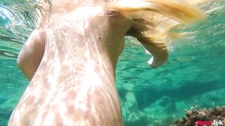 Underwater anal sex on the beach with a stunning beauty JessiJek