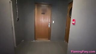 A red-haired beauty got creampied by her neighbor in Chicago