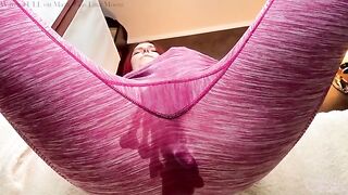 A nice woman with a great ass squirts and fucks hard
