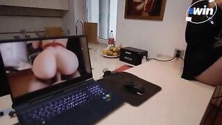 Fix the laptop and get intimate with a cute, eager teen