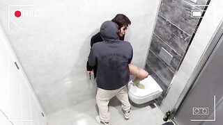My wife met a guy at the disco and fucked with him in the WC