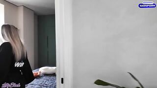 A lonely MILF seduces a handyman to get her pussy railed