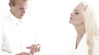 The newlyweds do not delay their first sex, sitting on the table