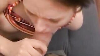 The student invited his cousin to the hostel and made a deep blowjob