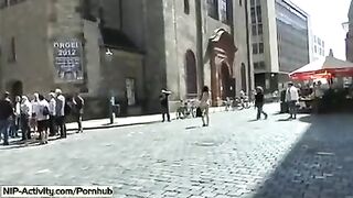 I walked naked in the city and showed my pussy to all