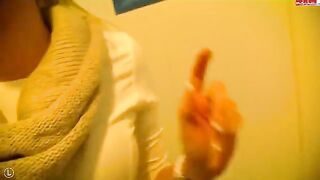 A girl gave a blowjob to a stranger in the toilet, it was just sex
