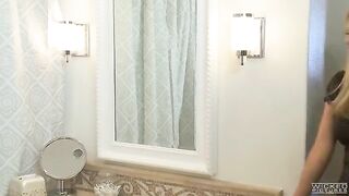 The husband fucked his wife in the bathroom, episode 2