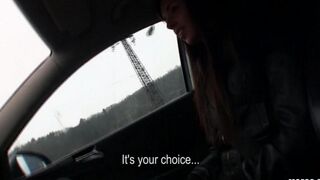 A cunning taxi driver offered a passenger to suck his dick