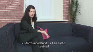 The agent fucked a girl for 700 euros at a casting