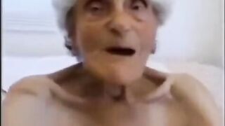 A grandma gets fucked and finishes in a shocking way, damn!