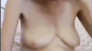 A grandma gets fucked and finishes in a shocking way, damn!