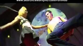 A girl is fucking in the club, a real porn show!