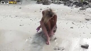 A couple has a private sex on the Russian beach and reaches a climax