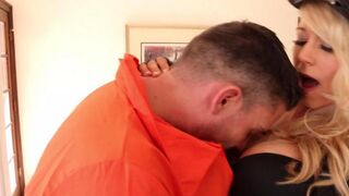 A criminal on the run got fucked by a hot police officer