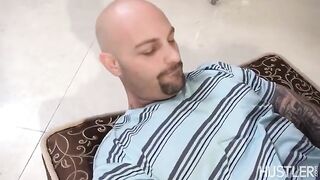 Nurse with big natural tits helped the man’s erection