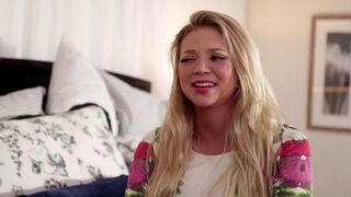 Two beautiful lesbians are too lazy to leave their bed, eporn