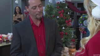 The retired lesbian has a passionate sex at New Year's party