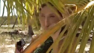 The couple tried to fuck on the beach, but they failed