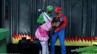 A man's impressive sex performance with two girls