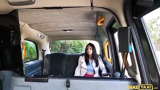An Italian girl agreed to sex in the car for a free ride