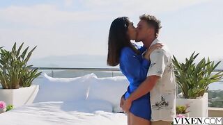 Crash a party and have sex with girls in nature