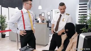 Robber tried to rob a bank but fucked up instead