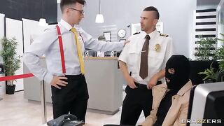 Robber tried to rob a bank but fucked up instead