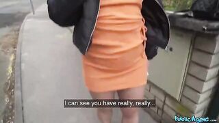 Italian brunette lost her phone and needed help urgently